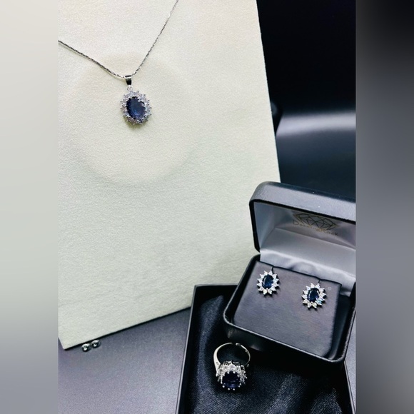 NIB S925 Stamped Silver Amethyst & Zircon Earrings - Picture 12 of 12